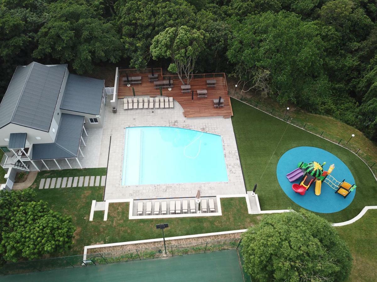 Apartments On The Eighteenth At Prince'S Grant Golf Estate Blythedale Beach Екстер'єр фото